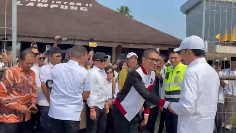 Jokowi tiba di Lampung disambut para kader PSI. Foto: Dok. kumparan