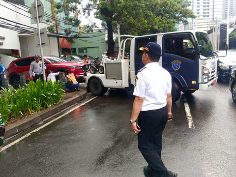 Suku Dinas Perhubungan Jakarta Selatan melakukan penertiban parkir liar di kawasan Senopati, Jakarta Selatan, Kamis (25/6/2026). Foto: Dok. Sudinhub Jakarta Selatan 