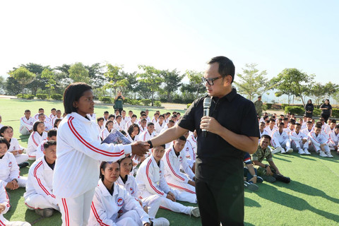 Wamendagri Bima Arya ajak mahasiswa Poltek Unhan NTT miliki visi dan disiplin kuat sebagai bekal menjadi pemimpin masa depan, Sabtu (27/6/2026). Foto: Dok. Kemendagri