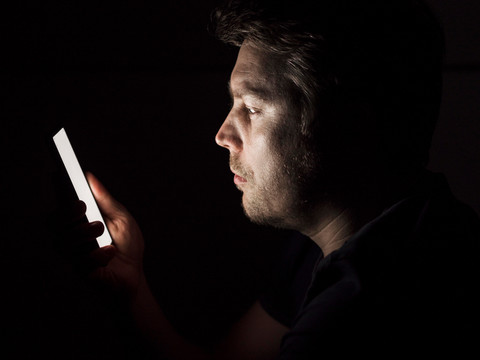 konsep cyberbullying di smartphone - freepik