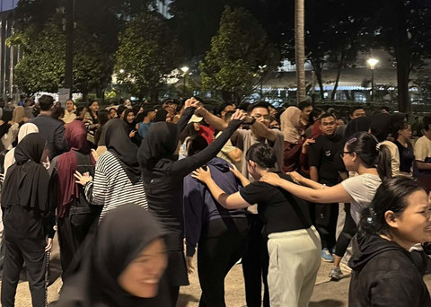 Komunitas Bermain yang diadakan di kawasan Gelora Bung Karno (GBK), Jakarta Pusat, setiap Jumat malam. Foto: Salsha Okta Fairuz/kumparan