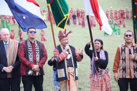 Mendagri Tito Karnavian buka Festival Fulan Fehan di Belu, ajang seni budaya bertema persahabatan ini diharapkan pererat hubungan antarnegara, Sabtu (27/6/2026). Foto: Kemendagri RI