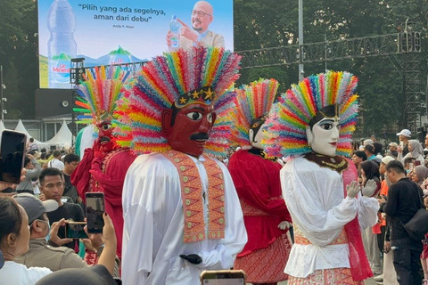 Parade Tarian dan Budaya dalam Jakarta Penuh Warna di Kawasan Bundaran HI, Jakarta, Minggu (28/6/2026). Foto: Nauval Pratama/kumparan