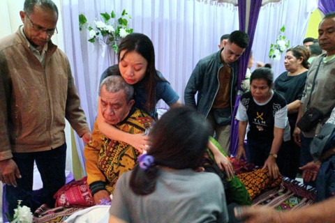 Suasana rumah duka dokter Eliza Princila Utami Pakaenoni. Foto: kumparan