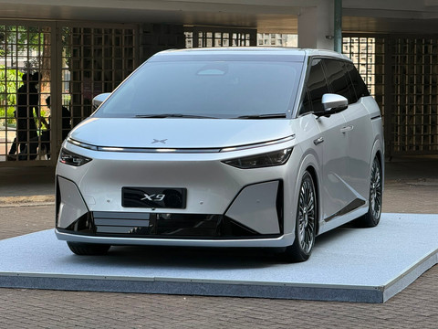 XPeng X9 facelift di Istora Senayan, Sabtu (27/6/2026). Foto: Syahrul Ghiffari/kumparan
