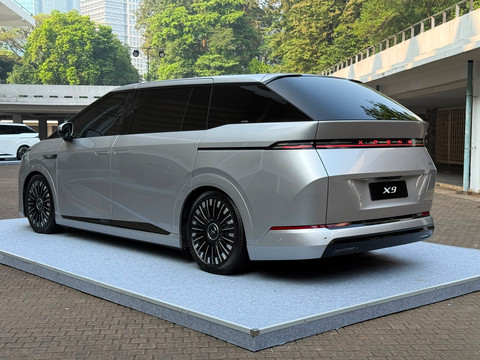 XPeng X9 facelift di Istora Senayan, Sabtu (27/6/2026). Foto: Syahrul Ghiffari/kumparan