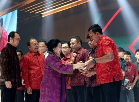 Presiden Kelima RI yang juga Ketua Umum DPP PDI Perjuangan, Megawati Soekarnoputri, hadir langsung untuk memimpin jalannya acara Penutupan Bulan Bung Karno 2026 yang digelar di Bali Beach Convention Center, The Meru, Sanur, Bali, Minggu (28/6/2026). Foto: Dok. PDIP