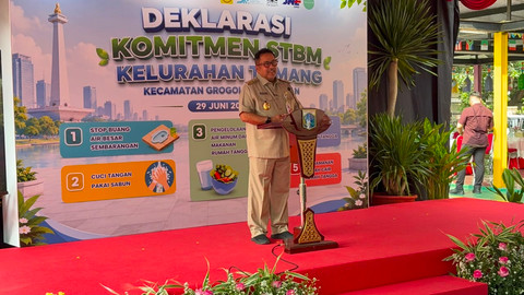 Wakil Gubenur DKI Jakarta Rano Karno di acara open defecation free di RW 12 Kelurahan Tomang, Jakarta Barat, Senin (29/6). Foto: Rayyan Farhansyah/kumparan