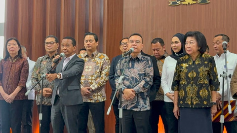 Konferensi pers Pimpinan DPR dengan pemerintah di Kompleks Parlemen, Senayan, Jakarta, Senin (29/6). Foto: Nasywa Athifah/kumparan