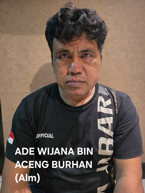 Polisi menangkap maling ponsel yang menargetkan para pemain bola di Stadion Citarum, Kecamatan Semarang Timur, Kota Semarang bernama Ade Wijaya (46). Foto: Dok. Istimewa
