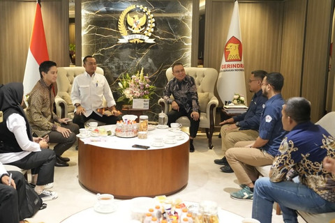 Wakil Ketua DPR Sufmi Dasco Ahmad audiensi dengan DPP Forum Aliansi Guru dan Karyawan (FAGAR) dan perwakilan guru honorer dari beberapa daerah, di ruang pimpinan Gedung Nusantara III Senayan Jakarta. Foto: Instagram/ @sufmi_dasco