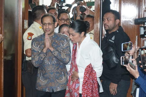 Mantan Menteri Pendidikan Indonesia, Nadiem Makarim, tiba untuk persidangannya di Pengadilan Tindak Korupsi di Jakarta pada 12 Januari 2026. Foto: Iqbal Firdaus/kumparan