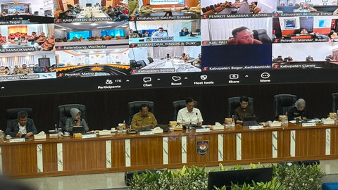 Kementerian Dalam Negeri (Kemendagri) menggelar rapat Komite Percepatan Transformasi Digital Pemerintah yang membahas perluasan proyek percontohan (piloting) digitalisasi bantuan sosial (bansos) ke 43 kabupaten/kota di Kemdagri, Selasa (30/6). Dok: Zamachsyari
