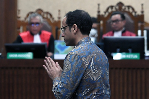 Terdakwa kasus dugaan korupsi pengadaan Chromebook dalam program digitalisasi pendidikan di Kemendikbudristek Nadiem Anwar Makarim mengikuti sidang pembacaan putusan (vonis) di Pengadilan Tipikor, Jakarta, Selasa (30/6/2026). Foto: M Risyal Hidayat/ANTARA FOTO