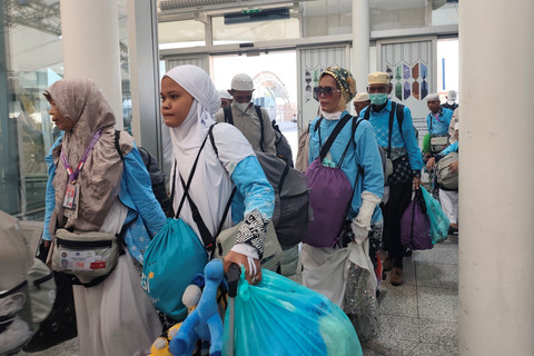 Jemaah haji UPG 43 saat tiba di Bandara Madinah, Arab Saudi. Foto: MCH 2026