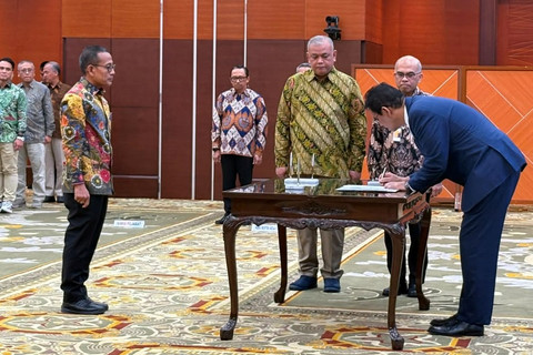 Menteri Keuangan Purbaya Yudhi Sadewa melantik tiga Direktur Jenderal Kementerian Keuangan di Jakarta, Rabu (1/7/2026). Foto: Ave Airiza Gunanto/kumparan