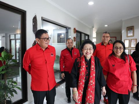 Ketua Umum PDI Perjuangan Megawati Soekarnoputri tiba menghadiri rapat DPP yang ke-59 di Sekolah Partai Lenteng Agung, Jakarta Selatan, Rabu (1/7/2026). Foto: PDIP