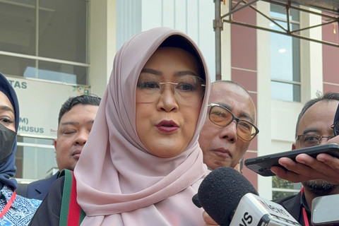 dr. Tifauzia Tyassuma alias Dokter Tifa tiba di Pengadilan Negeri Jakarta Timur, Kamis (2/7/2026). Foto: Kevin Daniel/kumparan