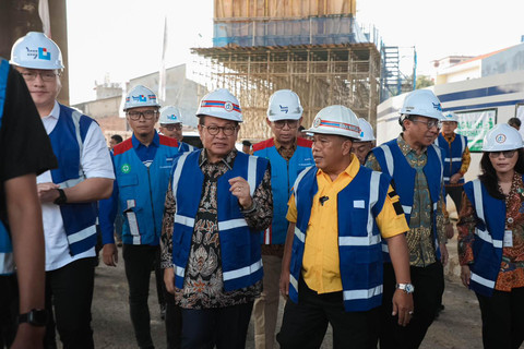 Gubernur DKI Jakarta Pramono Anung meninjau pembangunan Flyover Latumenten di Grogol, Jakarta Barat, Kamis (2/7/2026). Foto: Dok. Pemprov DKI Jakarta