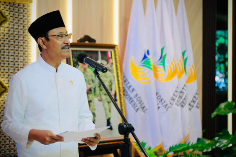 Mensos Saifullah Yusuf menyampaikan keterangan pers terkait tindak lanjut Kementerian Sosial atas temuan Badan Pemeriksa Keuangan (BPK) mengenai dugaan rangkap pekerjaan pendamping Program Keluarga Harapan (PKH di Kemensos, Jakarta, Rabu (7/2/2026). Foto: Kemensos RI