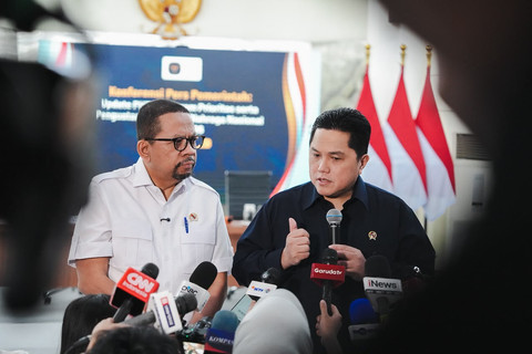 Menpora RI Erick Thohir menghadiri konpers Badan Komunikasi (Bakom) RI di Jakarta, Kamis (2/7/2026). Foto: Kemenpora RI