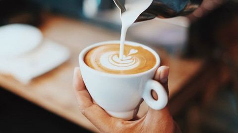 Foto art coffee oleh Fahmi Fakhrudin. Sumber: Unsplash