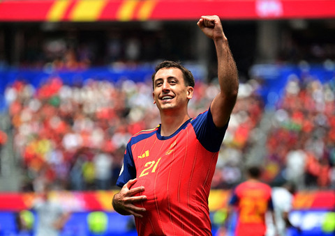 Penyerang timnas Spanyol, Mikel Oyarzabal, melakukan selebrasi setelah mencetak gol pertama timnya dalam pertandingan babak 32 besar Piala Dunia 2026 melawan Austria di Los Angeles Stadium, Inglewood, California, AS, Kamis (2/7/2026). Foto: GARY VASQUEZ/REUTERS