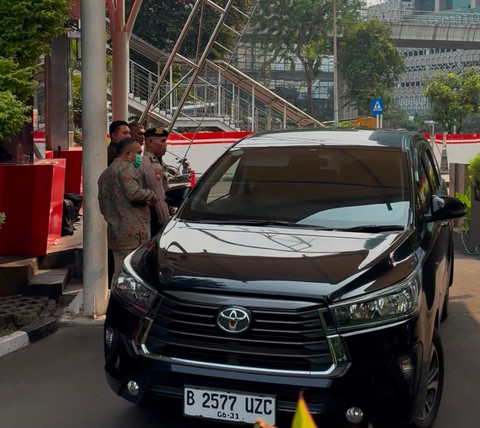 Mobil yang membawa Bupati Langkat, Syah Afandin atau Ondim tiba di Gedung Merah Putih KPK, Jakarta, Jumat (3/7/2026). Foto: Jeni Ritanti/kumparan