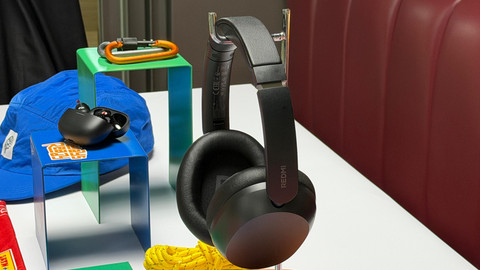 Redmi Headphones Neo. Foto: Habib Allbi Ferdian/kumparan