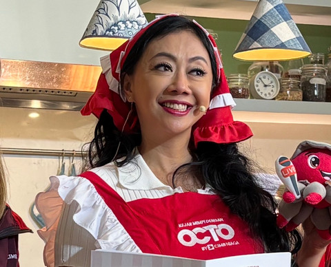 Asri Welas dalam acara media gathering OCTO Family dari CIMB Niaga di Jakarta Selatan, Kamis (2/7). Foto: kumparan/Eka Nurjanah