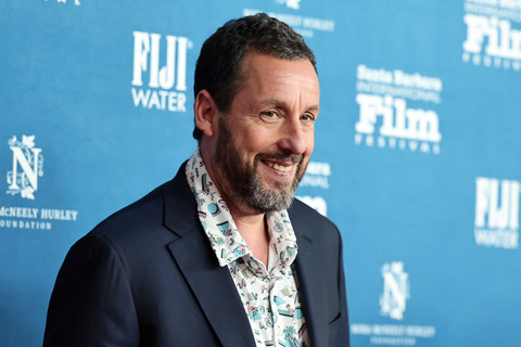 Aktor Adam Sandler menghadiri Festival Film Internasional Santa Barbara Tahunan ke-41: Maltin Modern Master Award untuk Menghormati Adam Sandler di The Arlington Theatre di Santa Barbara, California, AS, (5/2/2026). Foto: Emma McIntyre/Getty Images/AFP