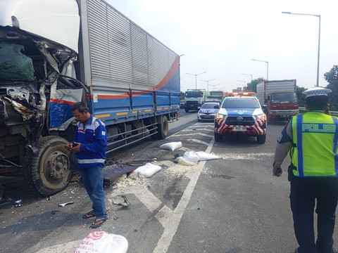 Kecelakaan yang melibatkan Aipda Endang Karyana hingga meninggal dunia di tol Joglo, Jakarta Barat.  Foto: Dok. Istimewa