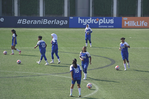 Seluruh tim mendapat kesempatan official training menjelang laga perdana HYDROPLUS Soccer League All-Stars 2025/2026 di Supersoccer Arena, Rendeng Kudus, Sabtu (4/72026). Foto: Hydroplus Soccer League
