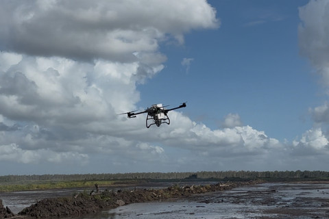 Drone yang digunakan di lahan cetak sawah Merauke. Foto: Moh Fajri/kumparan
