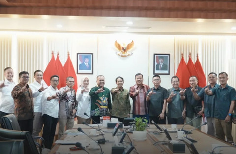 Bupati Kuantan Singingi (Kuansing), Suhardiman Amby, beraudiensi dengan Menteri Kehutanan Raja Juli Antoni di Kantor Kementerian Kehutanan, Jakarta, Selasa (2/6/2026). Foto: IG/@kuansingkab