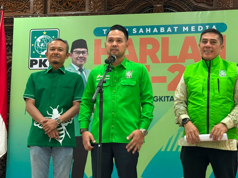 Sekretaris Panitia Harlah PKB ke-28 Rivqy Abdul Halim saat konferensi pers di DPP PKB, Jakarta Pusat, Senin (6/7/2026). Foto: Nasywa Athifah/kumparan