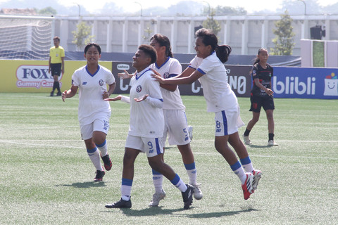 Putri Tangsel City melawan Arema FC Women pada pertandingan Hydroplus Soccer League All-Stars 2025/2026 di Supersoccer Arena, Kudus, Jawa Tengah, Selasa (7/7/2026). Foto: Vega Maarijil Ula/kumparan
