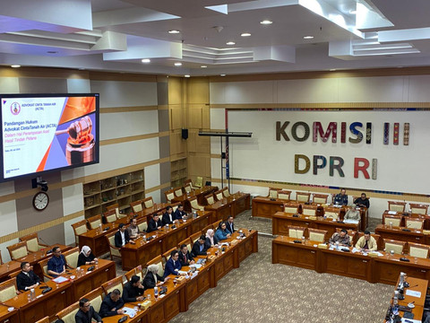 RDPU Komisi III DPR RI dengan Advokat Cinta Tanah Air (ACTA) di Kompleks Parlemen, Senayan, Jakarta, Rabu (8/7). Foto: Aditya Nugraha/kumparan