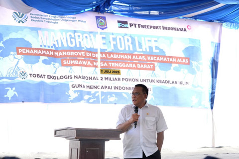 Perkuat ketahanan pesisir, Freeport dan Kementerian Lingkungan Hidup tanam 1,5 juta bibit mangrove di Nusa Tenggara Barat, Rabu (8/7/2026). Foto: Dok. Freeport Indonesia