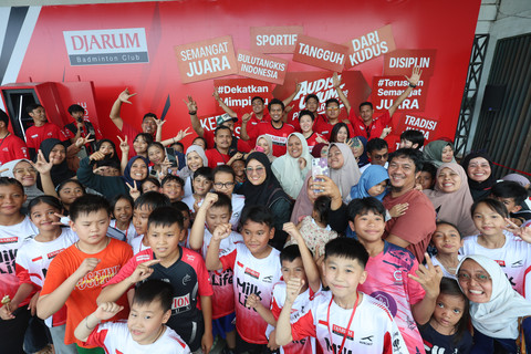 Suasana meet and greet bersama dua legenda bulutangkis Indonesia, Tontowi Ahmad dan Liliyana Natsir yang berlangsung di GOR Angkasa, Rabu (8/7/2026). Foto: Dok. PB Djarum
