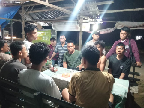 Polisi lakukan olah TKP bus diserang sekelompok orang di Labuhanbatu Utara, Senin (6/7/2026). Foto: Dok. Polres Labuhanbatu