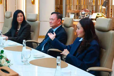 Presiden Prabowo Subianto melakukan pertemuan dengan tiga mantan Perdana Menteri Thailand, yakni Thaksin Shinawatra, Yingluck Shinawatra, dan Paetongtarn Shinawatra, di Gedung Danantara, Jakarta, pada Kamis (9/7/2026). Foto: Instagram/ @sekretariat.kabinet