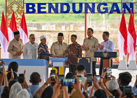 Presiden Prabowo Subianto beserta jajaran meresmikan Bendungan Meninting di Desa Bukit Tinggi, Kecamatan Gunungsari, Lombok Barat, NTB, Jumat (10/7/2026). Foto: Ahmad Subaidi/ANTARA FOTO