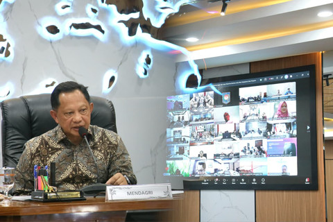 Mendagri Tito Karnavian minta Pemda percepat verifikasi data calon penerima untuk mencapai target 400 ribu unit bedah rumah BSPS, Jumat (10/7/2026). Foto: Dok. Kemendagri