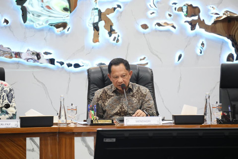 Mendagri Tito Karnavian minta Pemda percepat verifikasi data calon penerima untuk mencapai target 400 ribu unit bedah rumah BSPS, Jumat (10/7/2026). Foto: Dok. Kemendagri