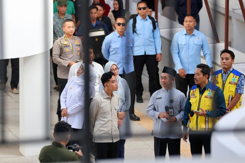 Wapres Gibran cek pasar di Banyuwangi. Foto: Dok. Setwapres