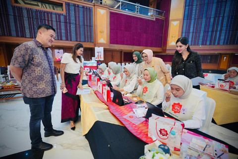 Dharma Wanita Persatuan (DWP) Kementerian Sosial (Kemensos) berkolaborasi dengan PT Moga Djaja (Viva Cosmetics dan Viva Muda) gelar Beauty Class di Kantor Kemensos, Rabu (8/7/2026). Foto: Kemensos RI