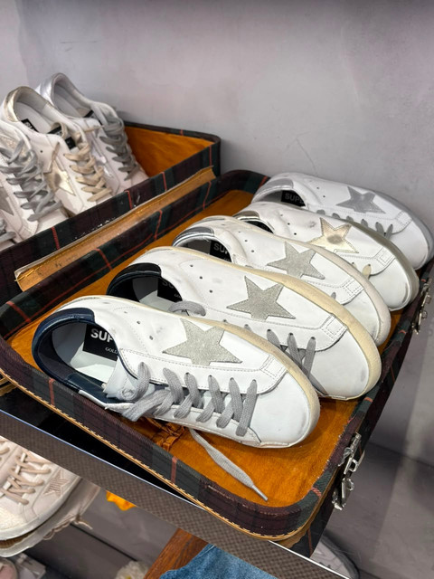 Koleksi sepatu Golden Goose. Foto: kumparan/Naela Marcelina