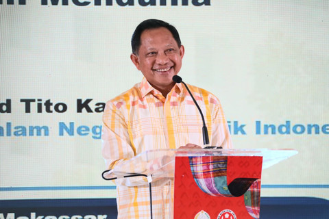 Mendagri Tito Karnavian saat hadiri Penutupan Rangkaian Acara 46 Tahun Dewan Kerajinan Nasional (Dekranas) di Kota Makassar, Sulawesi Selatan, Minggu (12/7/2026). Foto: Kemendagri RI
