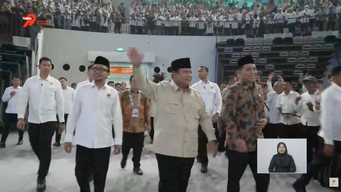 Presiden Prabowo Subianto tiba menghadiri Hari Koperasi Nasional 2026 dengan tajuk "Koperasi Berdaya, Indonesia Berjaya" di Indonesia Arena, Jakarta, Minggu (12/7/2026). Foto: YouTube/ Sekretariat Presiden